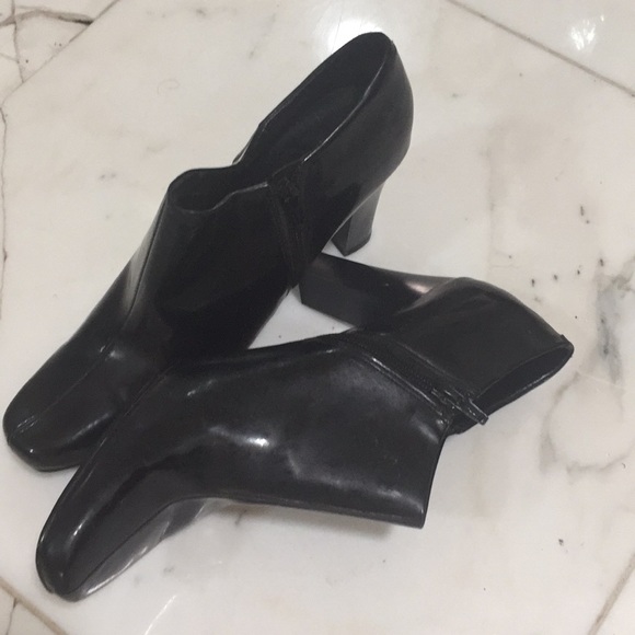Bandolino Leather black Ankle zipper booties size9 - Picture 2 of 8